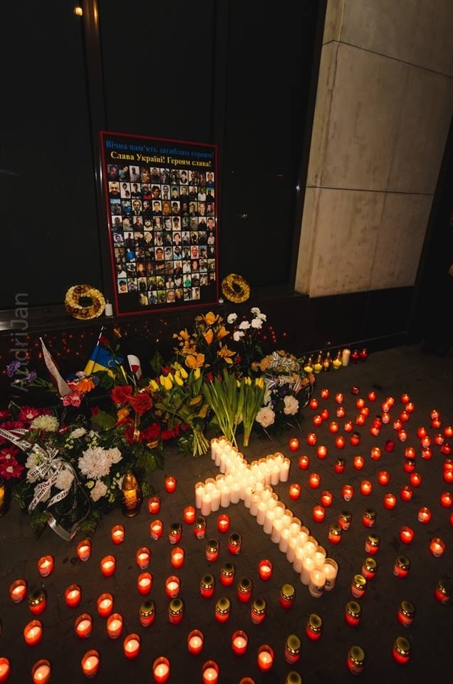 Фотофакт: Українці Варшави вшанували пам’ять Небесної Сотні