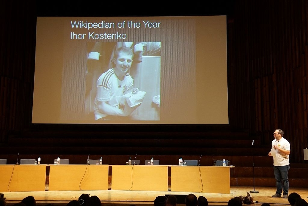 Засновник Вікіпедії оголосив її дописувача з Небесної сотні вікіпедистом року