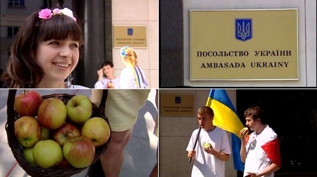 Українці Варшави їдять польські яблука “на зло Путіну”
