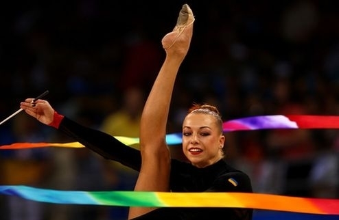 Українська гімнастка продала свою золоту медаль, щоб допомогти армії