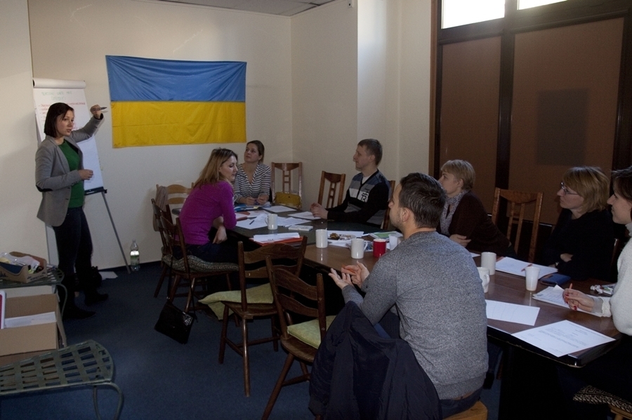 Фотофакт: Тренінги для іноземців ув Українському домі
