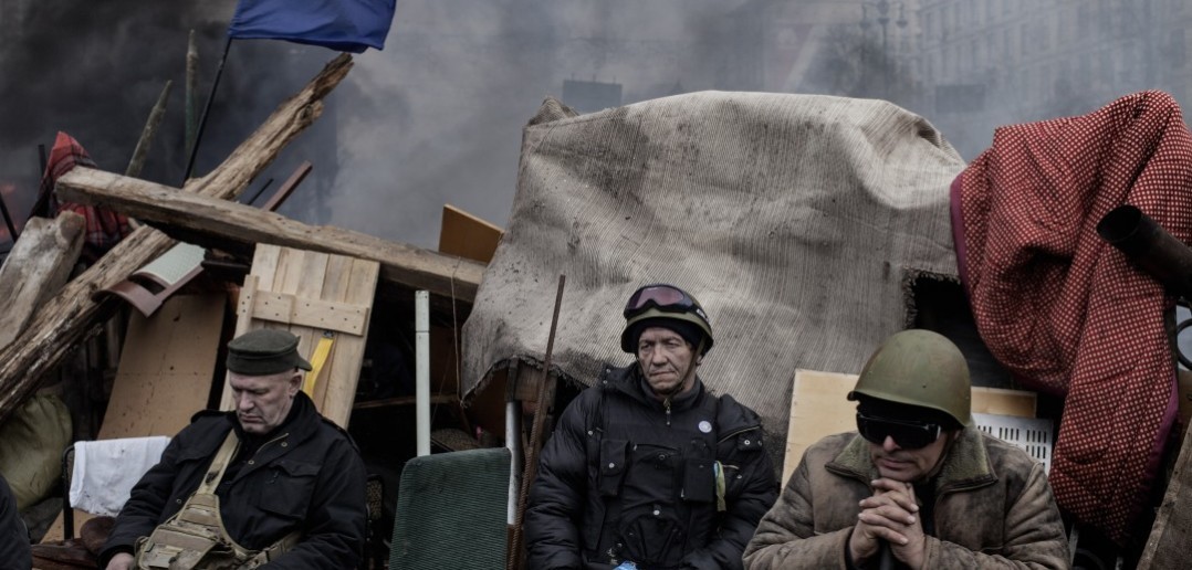 Антиурядові протестувальники залишаються мобілізованими і борються з українською міліцією на Майдані