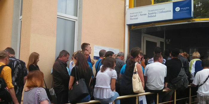 У Києві діє нова процедура реєстрації до польських візових центрів