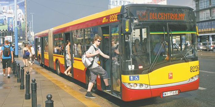 Громадський транспорт Варшави буде безкоштовним для учнів початкових шкіл