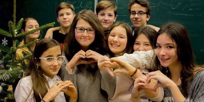 Українка Дарина залишається в Польщі завдяки підтримці своїх однокласників