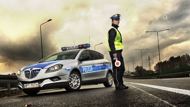 Польська поліція невдовзі зможе стягувати штрафи безготівково