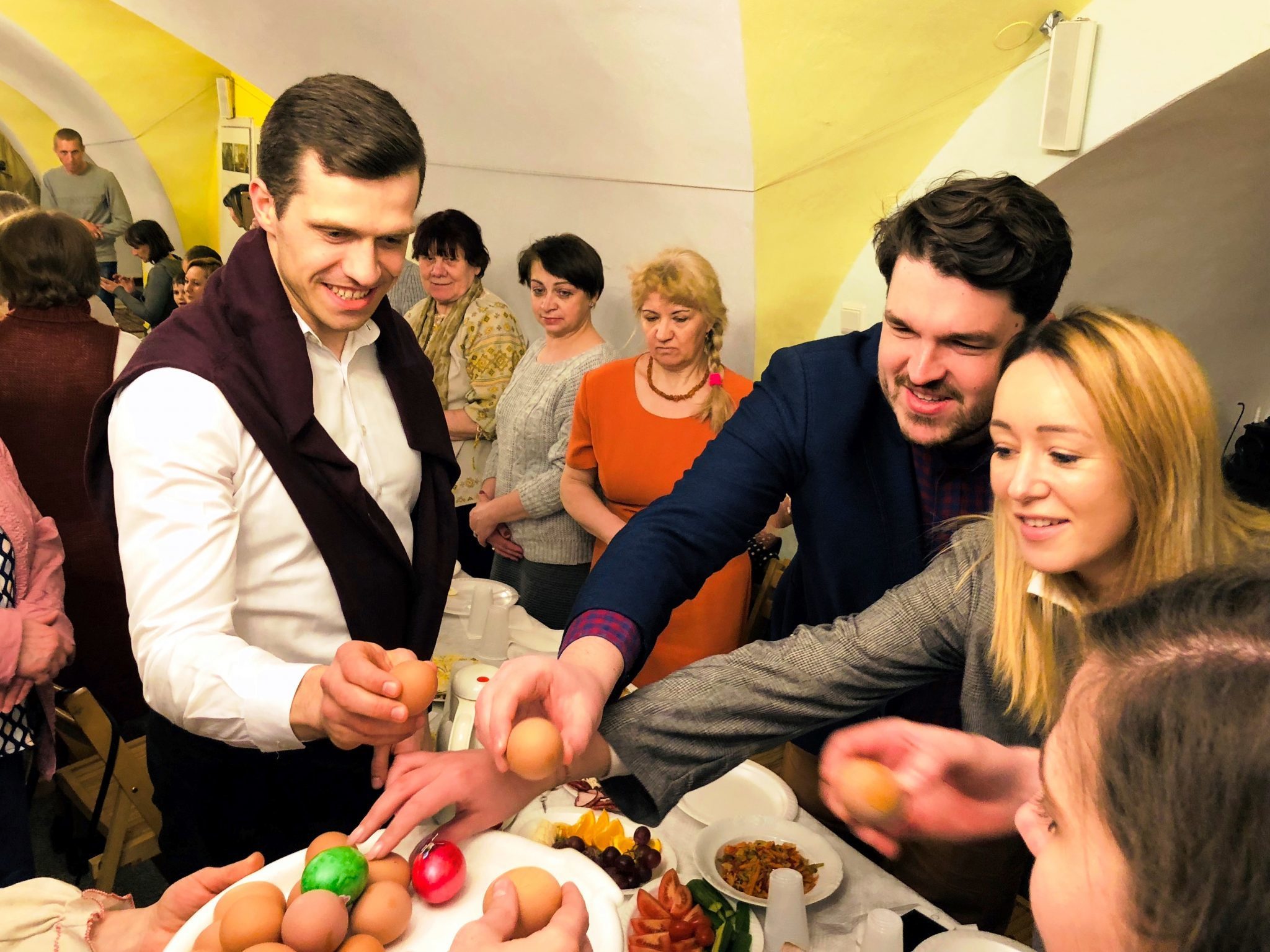 Великодні сніданки для мігрантів у Варшаві