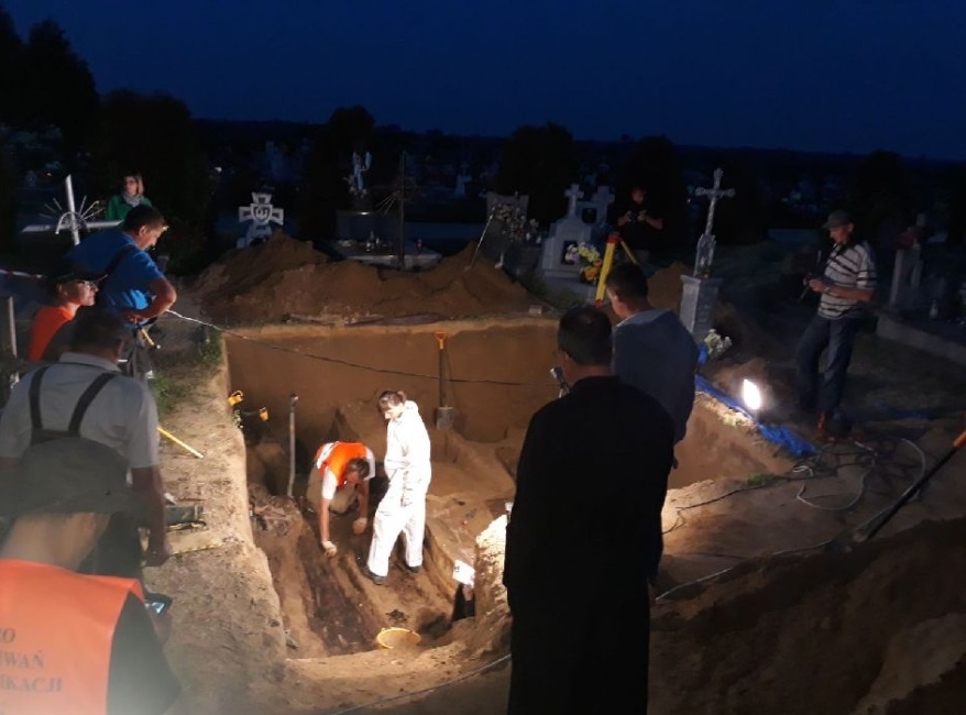 У Грушовичах на місці пам’ятника УПА завершилися розкопки