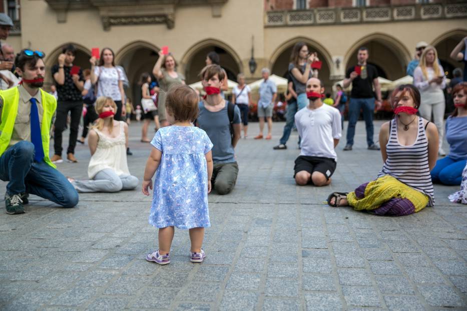 У Кракові та Варшаві відбулись мітинги #SaveOlegSentsov [ФОТО]