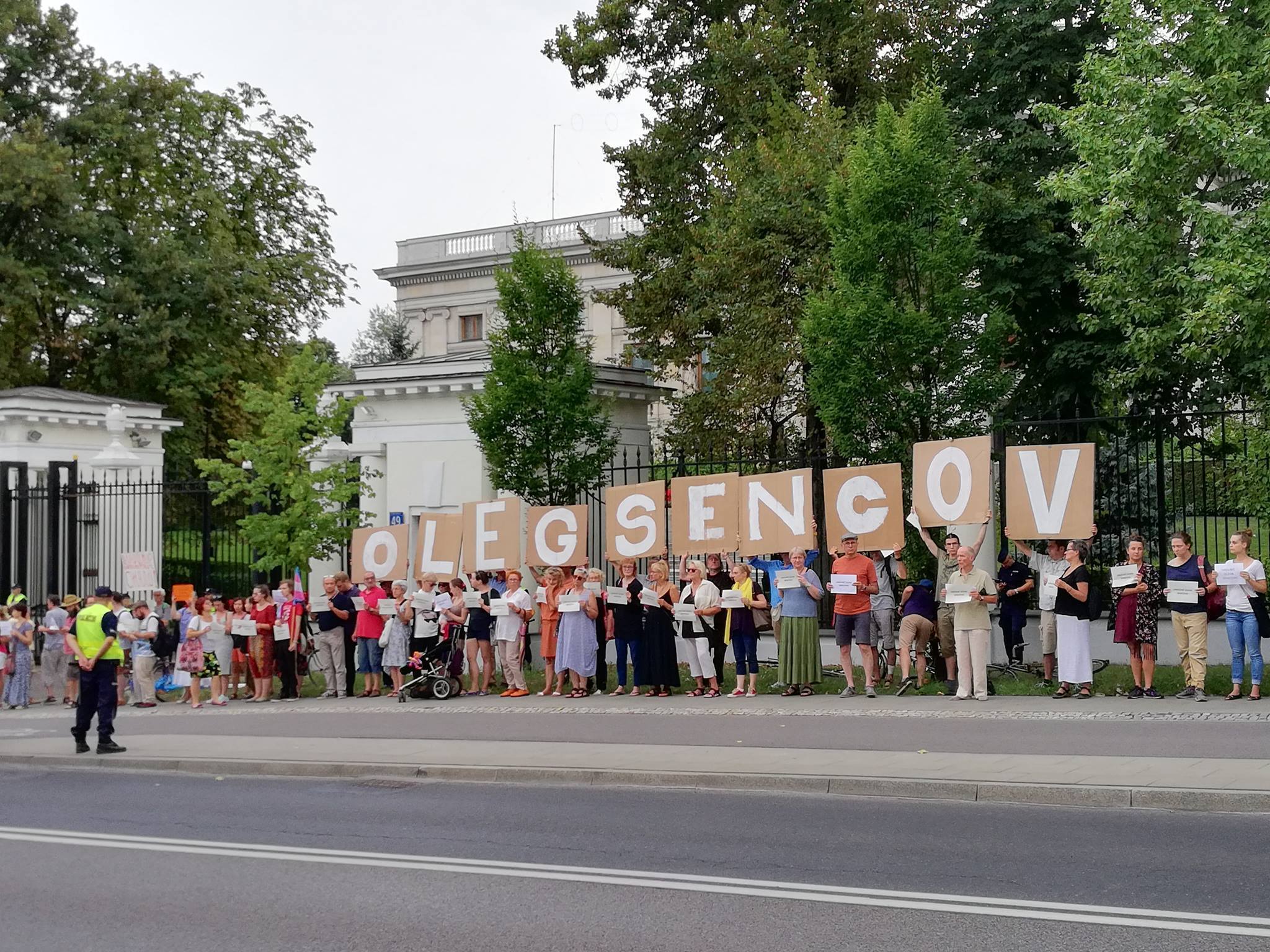 “Віддайте його живим”. У Варшаві закликають звільнити Олега Сенцова