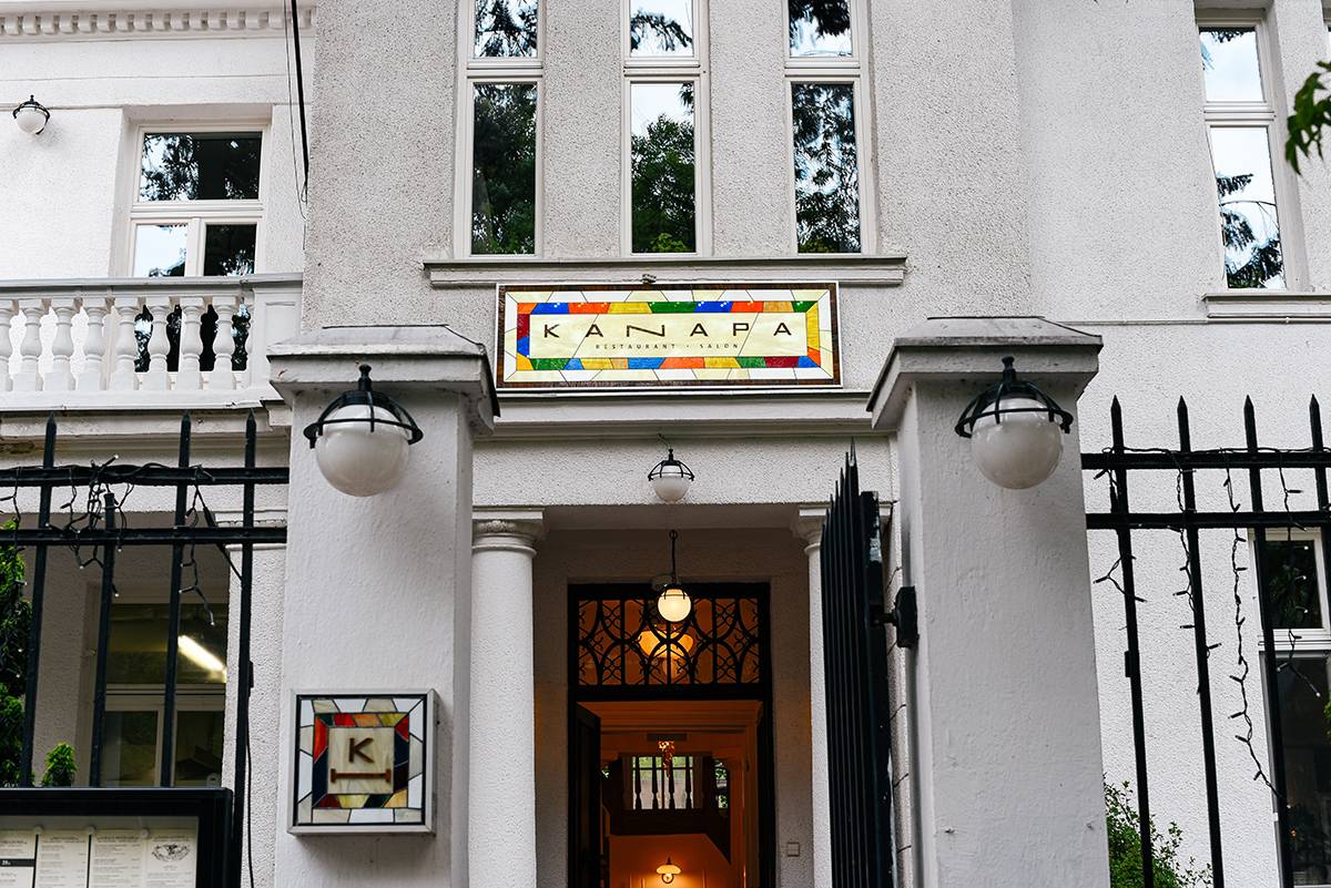У Варшаві продається український ресторан “Канапа”