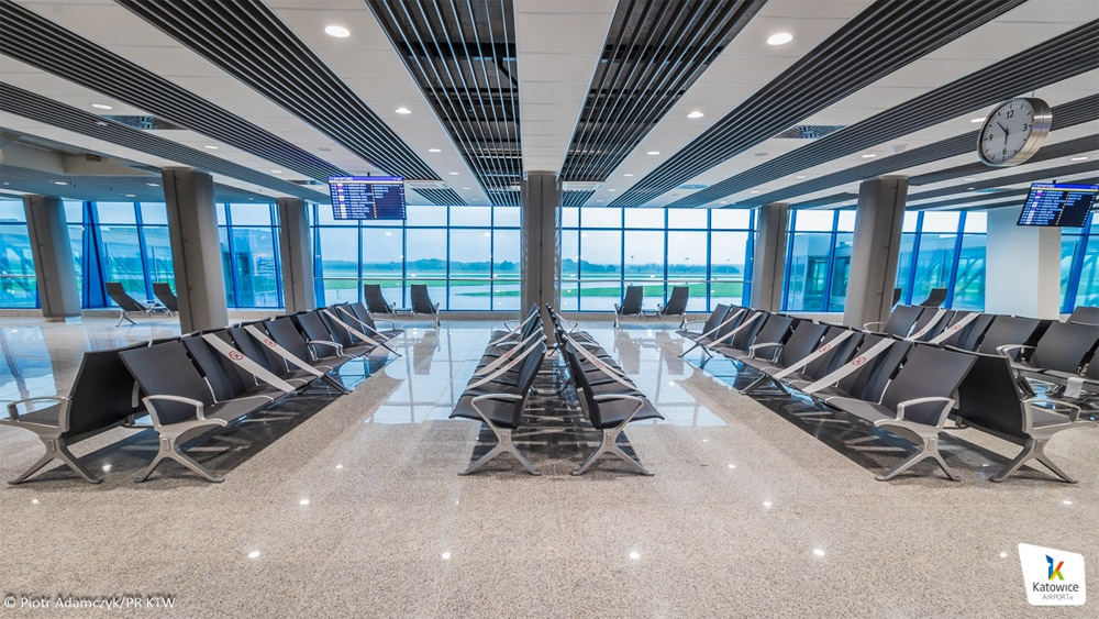 В аеропорту Катовіце відкрили термінал: який він має вигляд після ремонту
