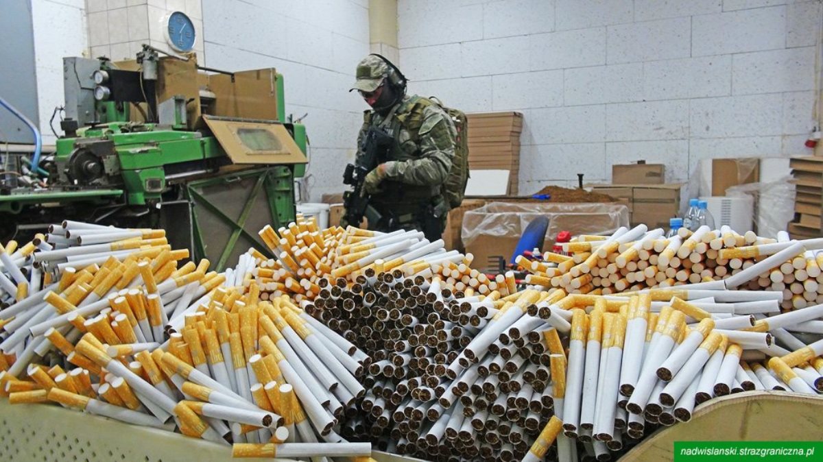 У Польщі викрито незаконну фабрику цигарок. Серед обвинувачених – українці