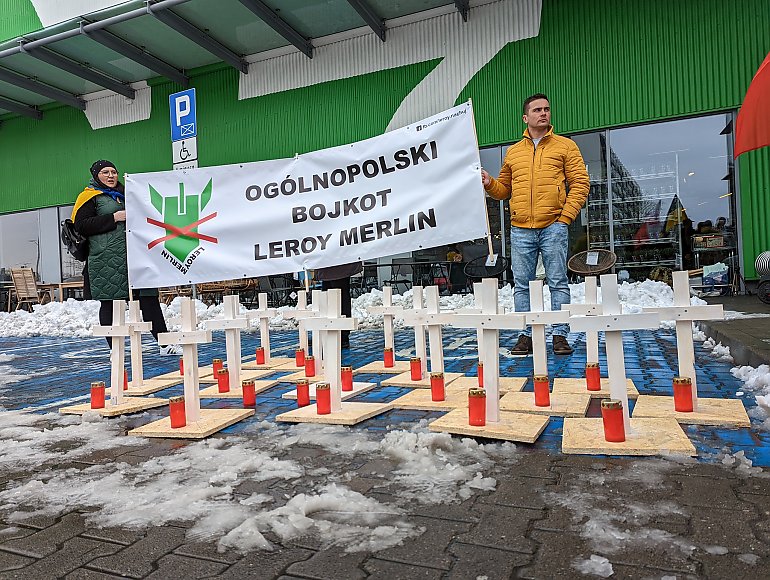 Протести біля магазинів Leroy Merlin та Auchan майже у 60 містах Польщі