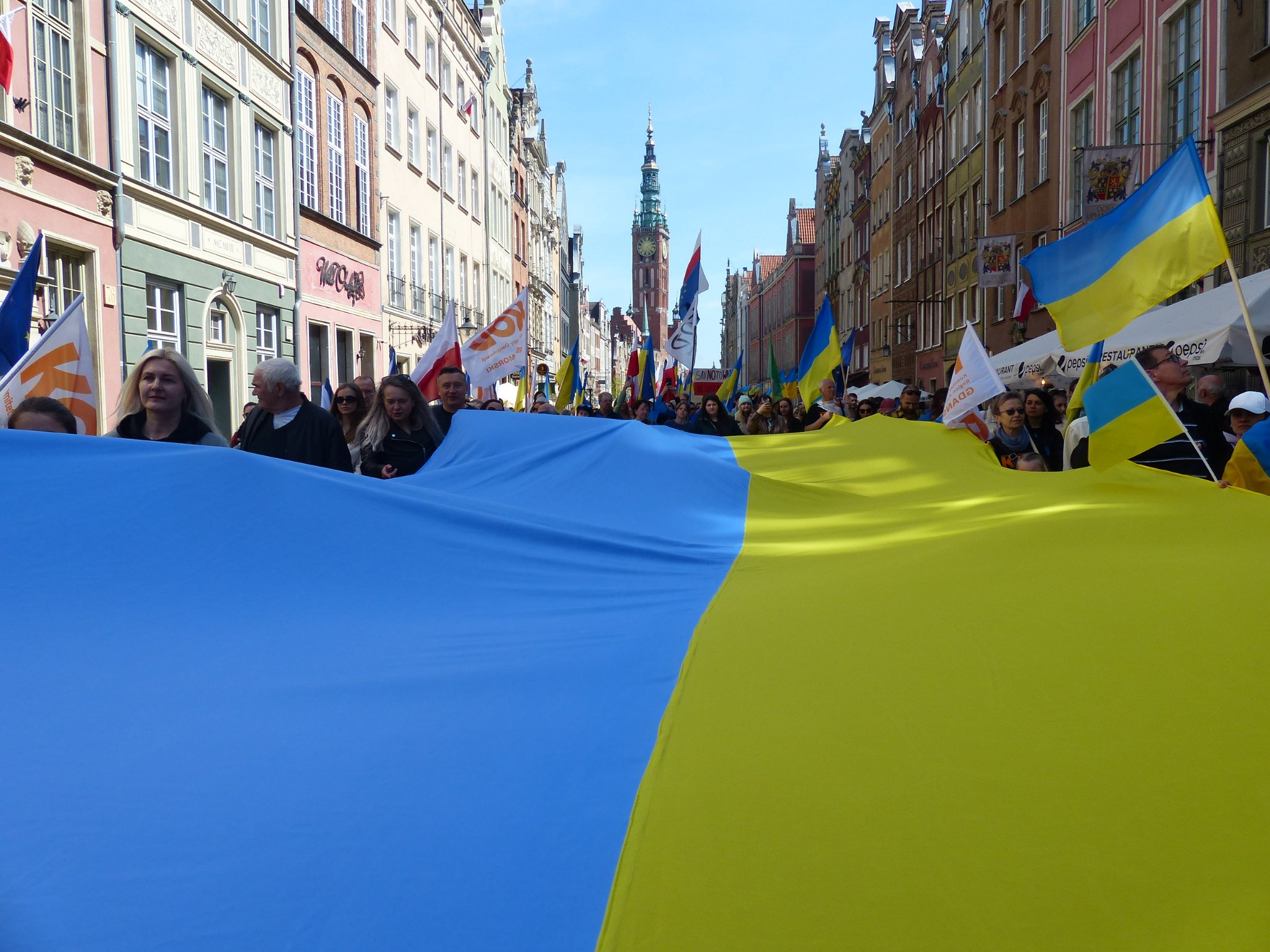 8 травня у багатьох містах Польщі відбулись акції солідарності з Україною. ФОТО