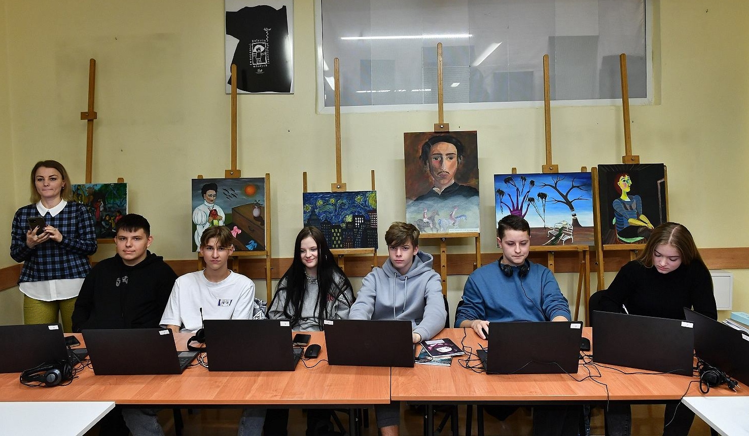 У Вроцлаві відкрили Центри дистанційного навчання для українських учнів. Де вони знаходяться та як туди записатися?