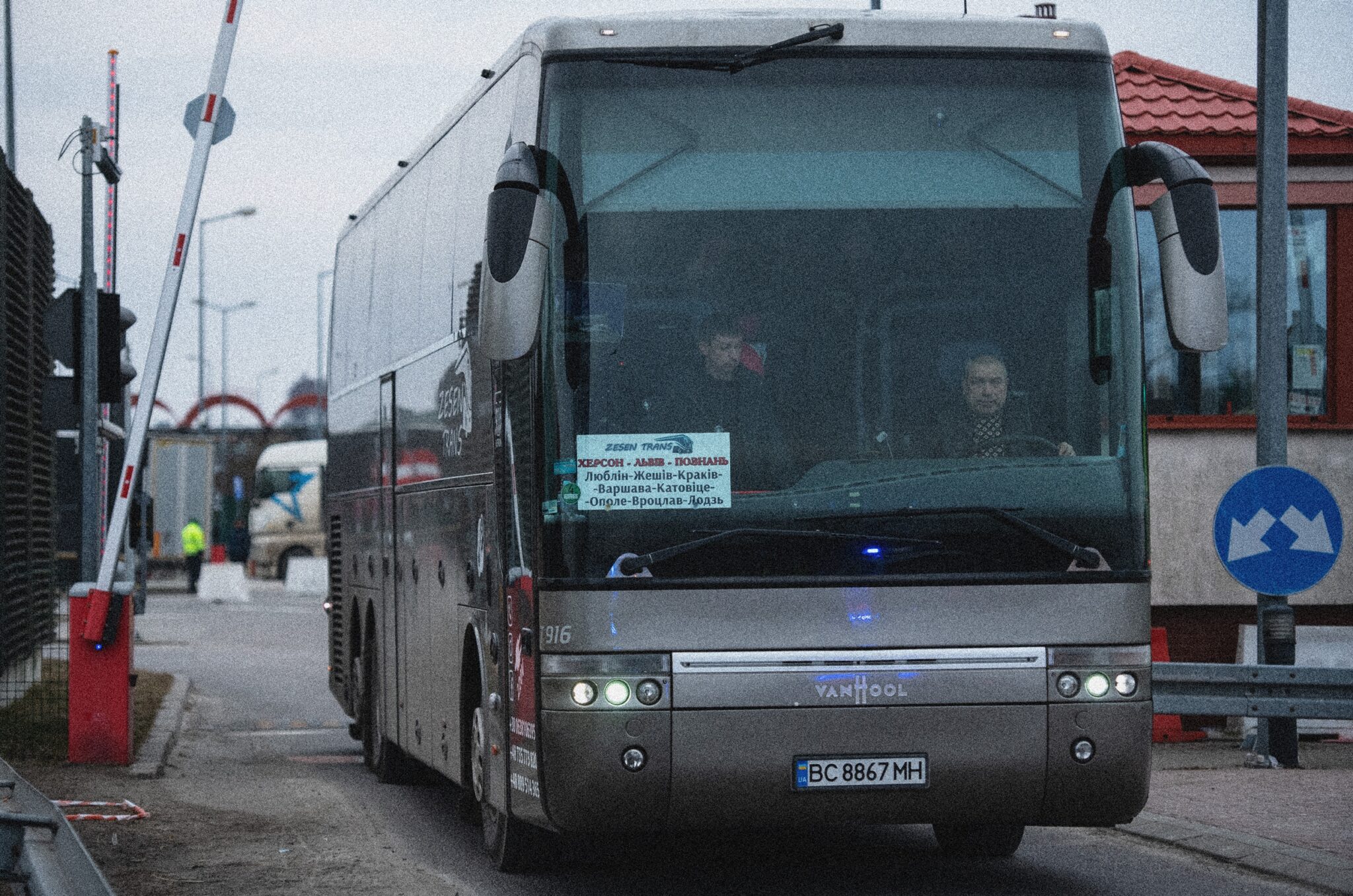 Міністерство розвитку громад України скасувало 140 автобусних маршрутів до Польщі