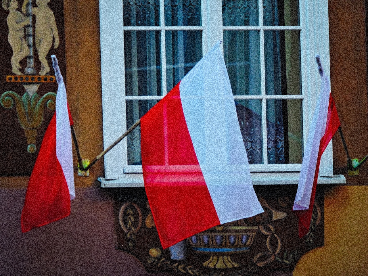 Допомога від фонду “Свобода та демократія” для українців у Польщі, котрі мають Карту поляка