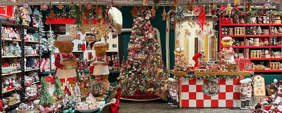 Магазин у Варшаві ввів оплату за вхід: багато хто приходив лише подивитись на святкові декорації