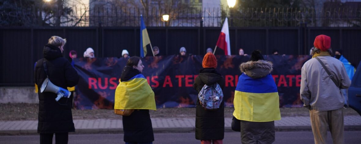 Активісти розбудили російських дипломатів у Варшаві звуками сирен і вибухів