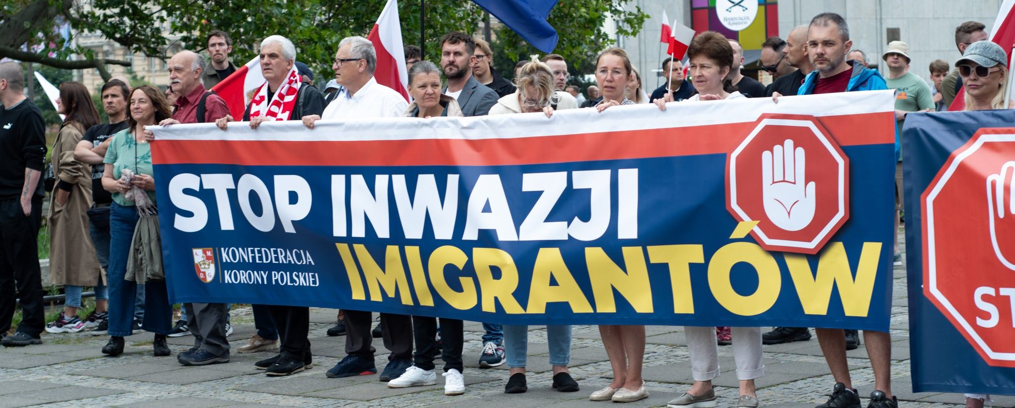 Марші проти мігрантів у Польщі: у Варшаві – сутички з учасниками контрдемонстрації