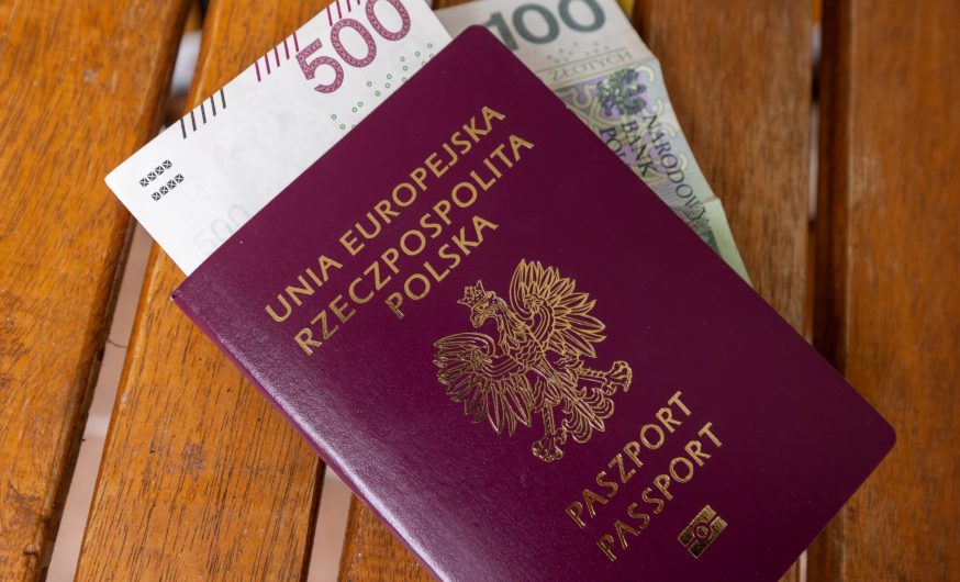 У Польщі підвищили гербовий збір за процедури, пов’язані з отриманням громадянства