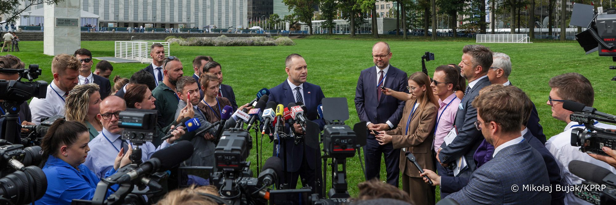 Президент Польщі не відповів прямо, чи підпише закон про допомогу українцям