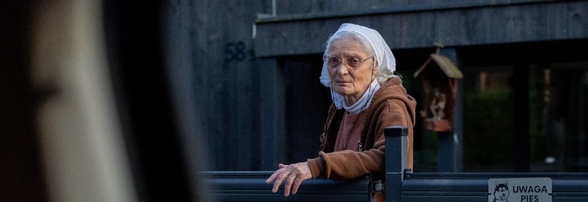 Сестра Хмелевська стала на захист українських біженців: лист до уряду після президентського вето