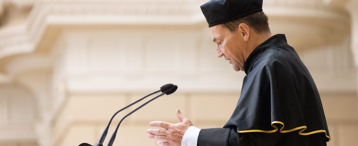 Міністр МЗС Польщі Радослав Сікорський перебуває з візитом у Львові