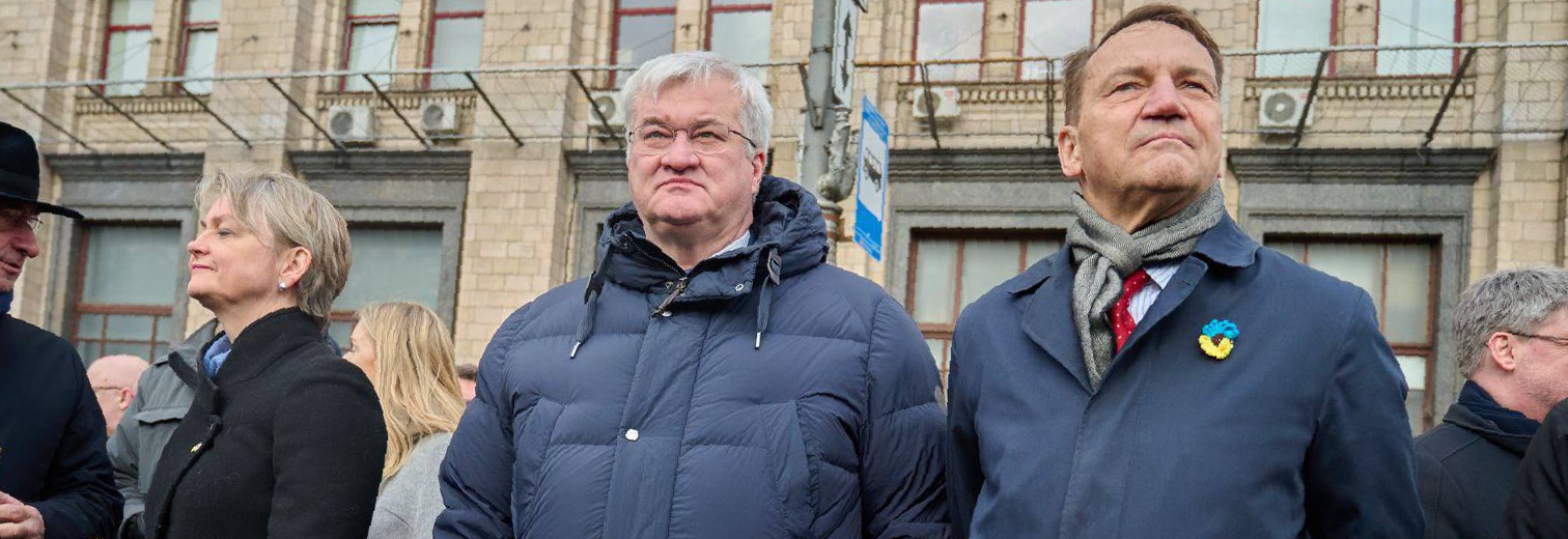 Радослав Сікорський прибув до Києва у четверту річницю повномасштабного вторгнення Росії